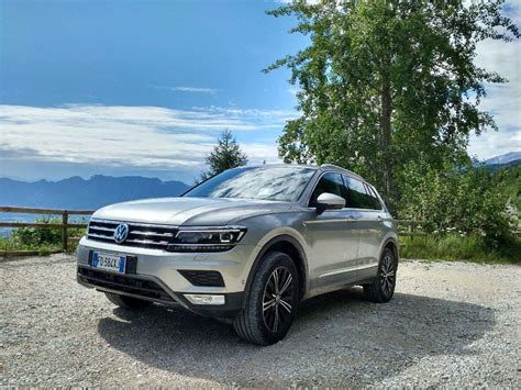 Volkswagen Tiguan su skirtingų tipų ratlankiais