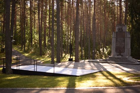 Panerių memorialo atidengimo nuotrauka