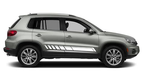 nuotrauka automobilio „VW Tiguan“ suvažinėjusio griovyje
