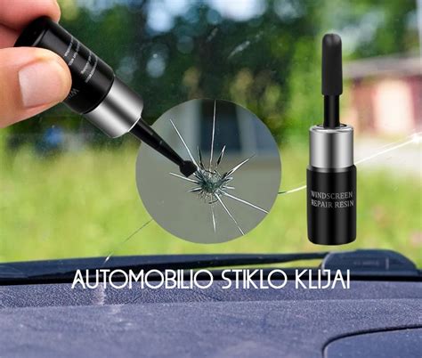 Nuotrauka: remontas specialiais klijais ant galinio stiklo