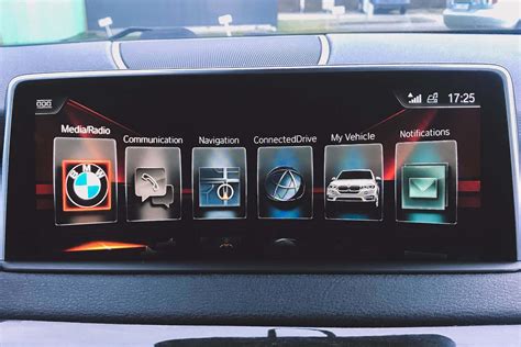 BMW NBT-EVO iDrive sistemos meniu su Carplay