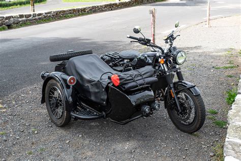 Motociklų detalių iliustracija