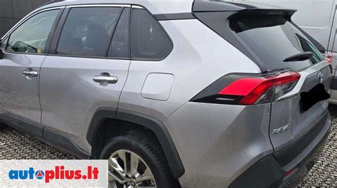 Toyota RAV4 interjero detalės ir sėdynės