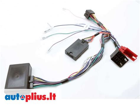 schema, iliustruojanti magnetolos ir vairo valdymo adapterio sujungimą