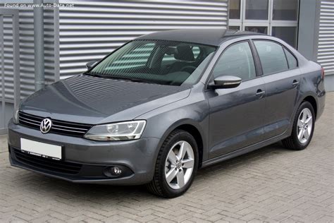 Volkswagen Jetta VI 1.4 TSI Trendline salonas ir bagažinė