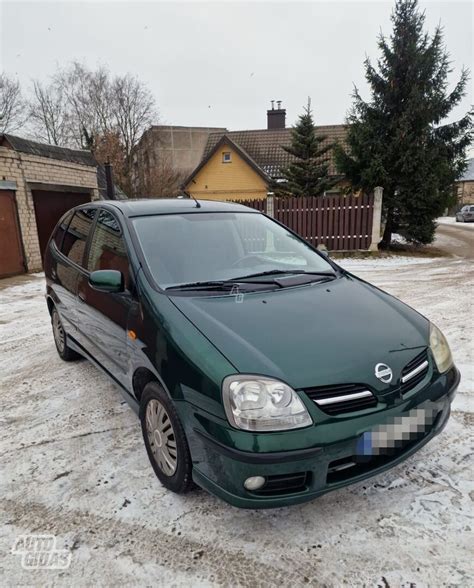 Teminė nuotrauka: Nissan Almera Tino automobilis
