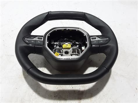 Peugeot 207 vairas ir valdymo elementai