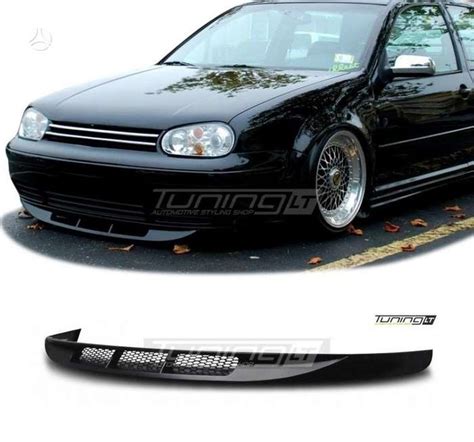 VW Golf automobilio priekinio buferio keitimo schema