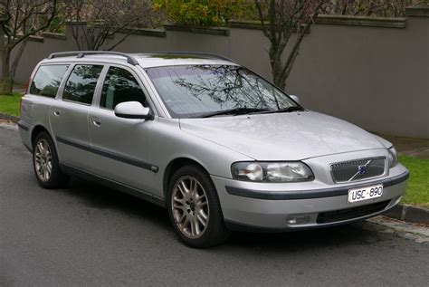 Volvo V70 II savininko vadovas atverstas atskleidžiant turinio puslapį
