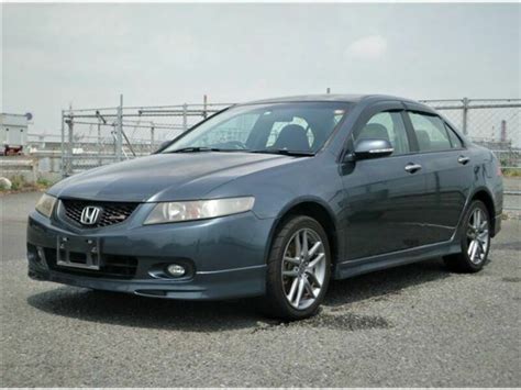 Honda Accord CL7 2003 metų privalumų ir trūkumų infografika