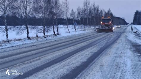 Tematinė nuotrauka: vilkikai Norvegijos kalnų keliuose