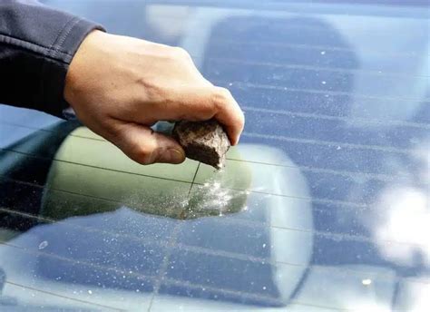 Prietaisų skydelio nuotrauka su galinio stiklo šildymo mygtuku