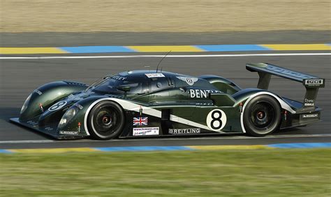 Nuotrauka: senovinis Bentley Racing Green Speed 8