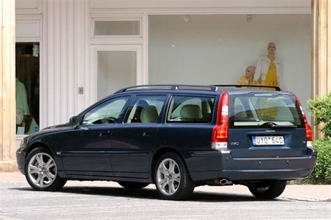 Volvo V70 2005 interjero ir bagažinės vaizdas