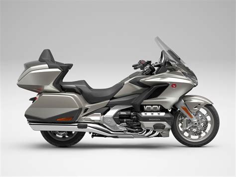 Detalus Honda Gold Wing GL1800 prietaisų skydelio ir integruoto GPS telefono laikiklio vaizdas