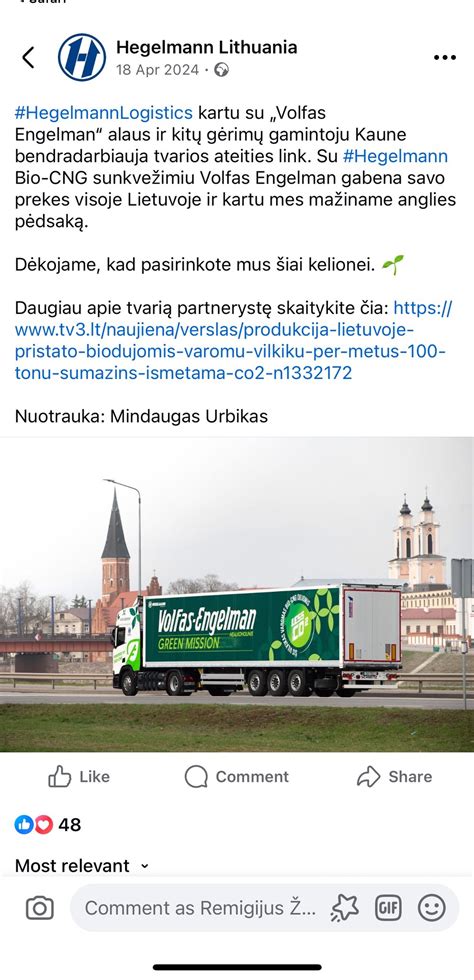 Teminė nuotrauka su sunkvežimiu, gabenančiu krovinį