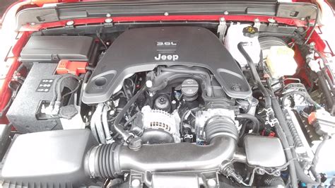 Engine compartment of Jeep Grand Cherokee with 3.6L Pentastar engine
