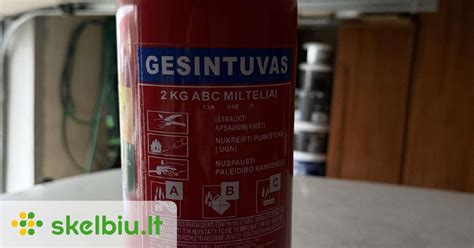 Saugumo priemonės keičiant kuro filtrą: pirštinės, akiniai, gesintuvas