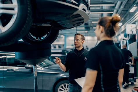 Teminė nuotrauka: automobilių priežiūra ir aptarnavimas
