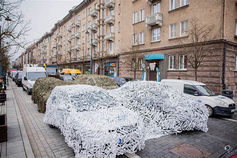 Infografika: automobilių eksporto į Ukrainą žingsniai