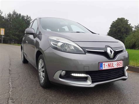 Renault Scenic II išorės vaizdas ir kėbulo linijos