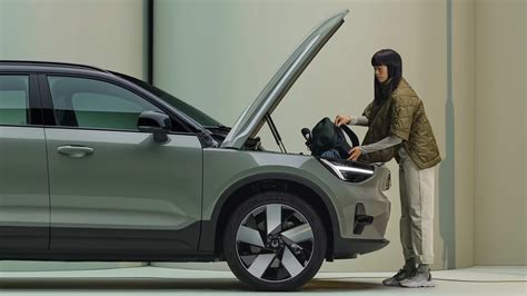 infografika, vaizduojanti „Hyundai“ ekologinius sprendimus ir hibridinių bei elektrinių technologijų vystymąsi
