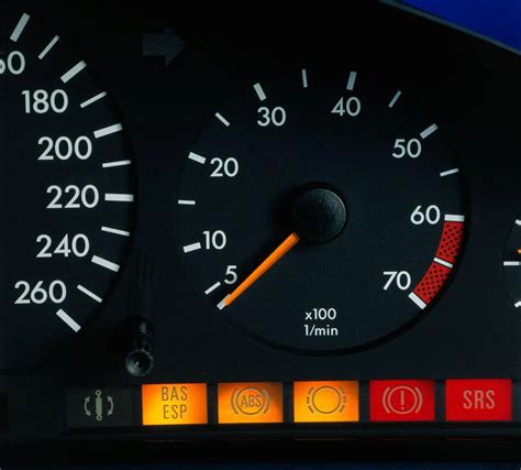 Infografika: Pagrindinės automobilio pagalbos vairuotojui sistemos