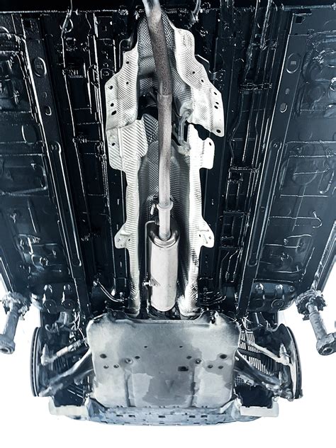 Scheminis vaizdas, iliustruojantis antikorozinio padengimo etapus automobilių servise.