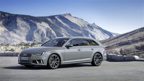 A table comparing the engine specifications, power output, and fuel efficiency of various Audi A4 (B9 8W) models, including ultra versions.