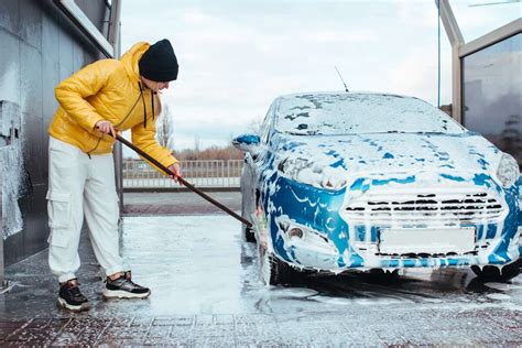 Infografika: automobilio plovimo etapai žiemą