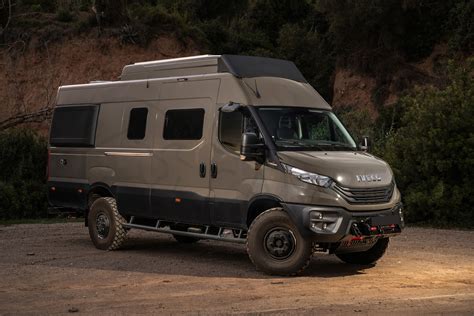 Nuotrauka su Iveco Daily 4x4 bekelėje