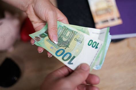 Paveikslėlis, iliustruojantis teigiamą, neigiamą ir nulinį ET