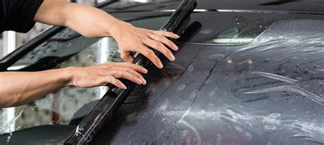 automobilio stiklų tamsinimo folijos pavyzdys