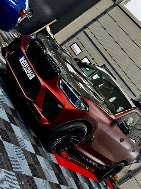 automobilio kėbulo valymas ir paruošimas prieš plėvelės klijavimą