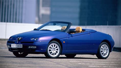 Alfa Romeo GTV (916) ir Spider (916) nuotraukos