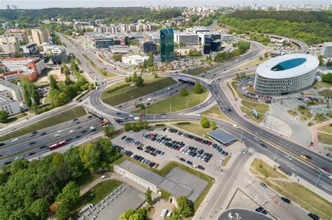 Infografika: teisingas juostų pasirinkimas turbo žiedinėje sankryžoje