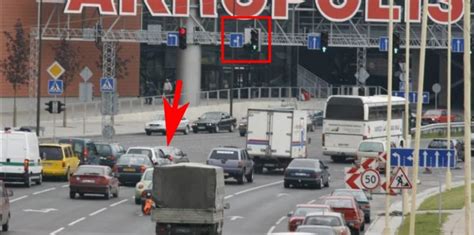 Pavyzdys: teisingas posūkio signalų naudojimas žiedinėje sankryžoje