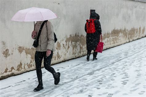 Veiksnių įtaka: rūko, lietaus, sniego sąlygos ir šviesų pasirinkimas