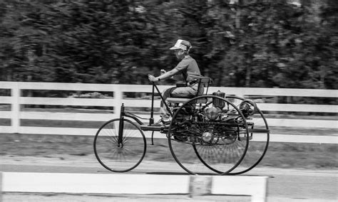 archyvinė nuotrauka: pirmasis pasaulyje automobilis „Benz Patent-Motorwagen“