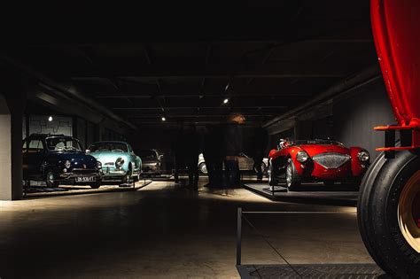 BMW muziejaus interjeras, eksponatai