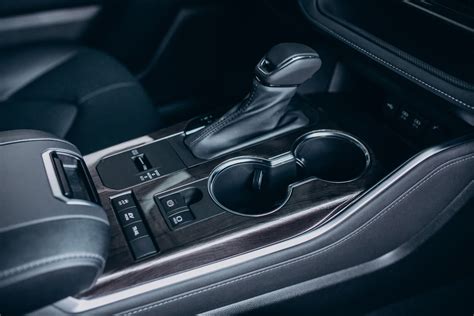 Tematinė nuotrauka, vaizduojanti automatinę pavarų dėžę