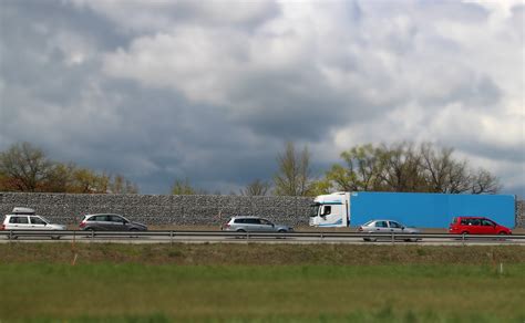 Tematinė nuotrauka: greitkelis A2, susidūrusios transporto priemonės