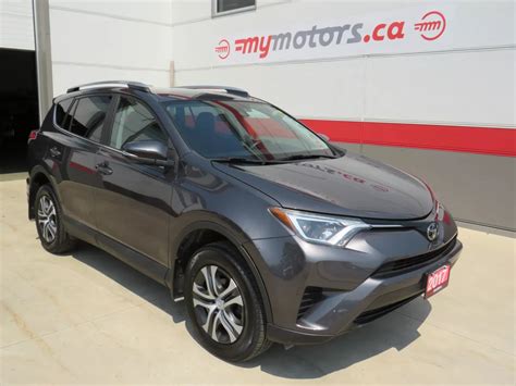 Toyota RAV4 guminių kilimėlių montavimas salone