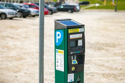 Teminis automobilio stovėjimo aikštelėje nuotrauka