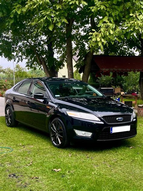 Ford Mondeo MK4 su naujais dieniniais žibintais