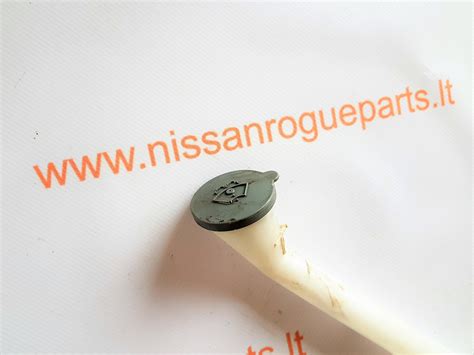Nissan Note langų plovimo skysčio bakelio schema