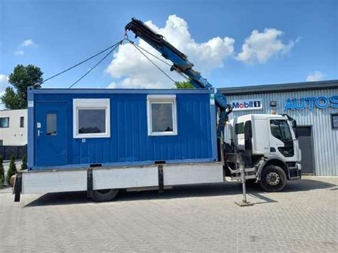 Specializuoto transporto (pvz., sunkvežimio su manipuliatoriumi) nuotrauka