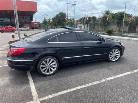 Volkswagen Passat CC automobilio interjeras su priekinėmis sėdynėmis ir prietaisų skydeliu