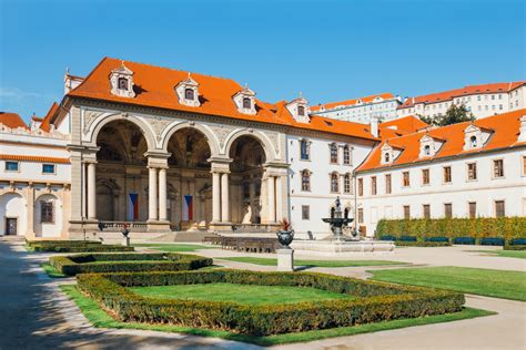 nuotrauka su čekijos vinjete ir jos klijavimo vieta