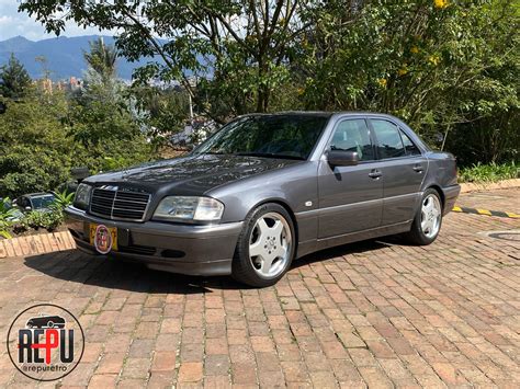 Pavyzdys: Mercedes-Benz W202 su sportiniu priekiniu buferio spoileriu